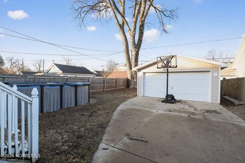 Tiny photo for 2340 Georgetown Avenue, Toledo, OH 43613 (MLS # 10002718)