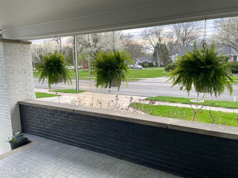 Tiny photo for 606 River Road, Maumee, OH 43537 (MLS # 10006614)