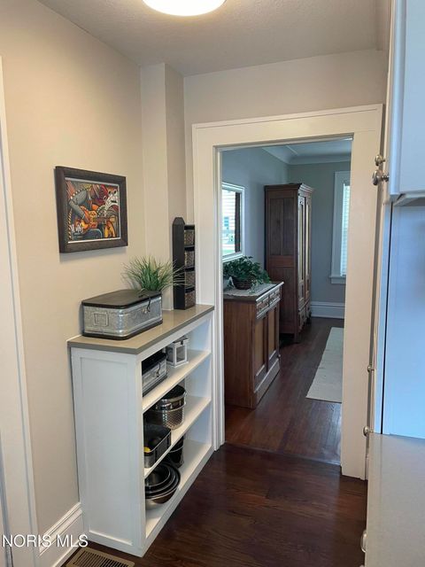 Tiny photo for 606 River Road, Maumee, OH 43537 (MLS # 10006614)