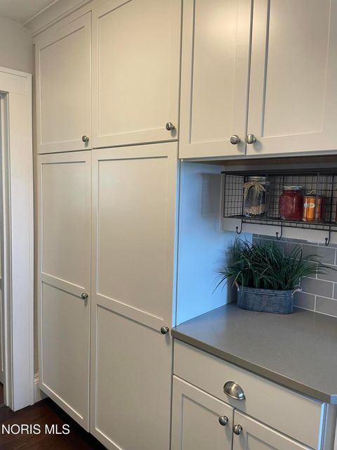 Tiny photo for 606 River Road, Maumee, OH 43537 (MLS # 10006614)