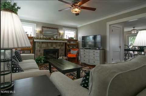 Tiny photo for 606 River Road, Maumee, OH 43537 (MLS # 10006614)