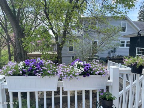 Tiny photo for 606 River Road, Maumee, OH 43537 (MLS # 10006614)