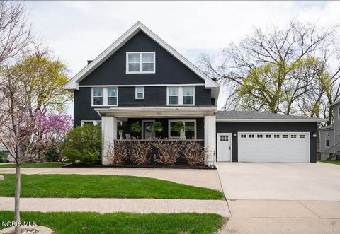 Photo of 606 River Road, Maumee, OH 43537 (MLS # 10006614)