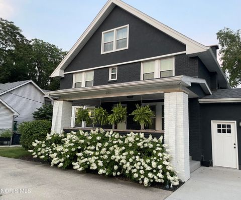 Tiny photo for 606 River Road, Maumee, OH 43537 (MLS # 10006614)