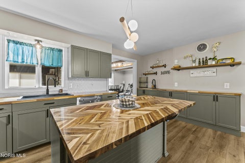 Tiny photo for 135 Northcliff Drive, Findlay, OH 45840 (MLS # 10013599)