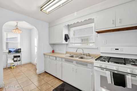 Tiny photo for 2352 108th Street, Toledo, OH 43611 (MLS # 10002902)