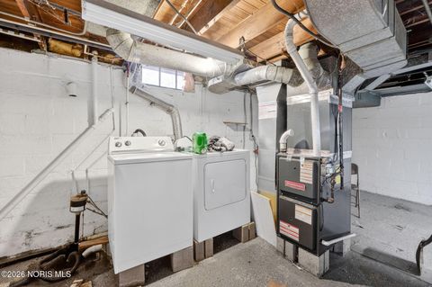 Tiny photo for 2352 108th Street, Toledo, OH 43611 (MLS # 10002902)