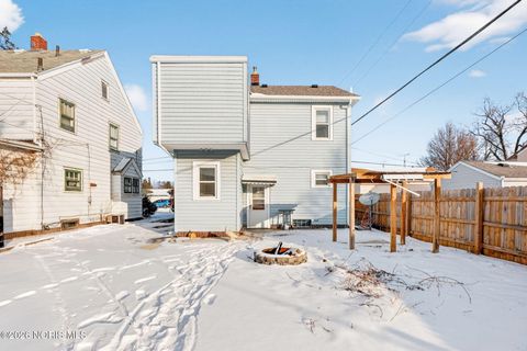 Tiny photo for 2352 108th Street, Toledo, OH 43611 (MLS # 10002902)