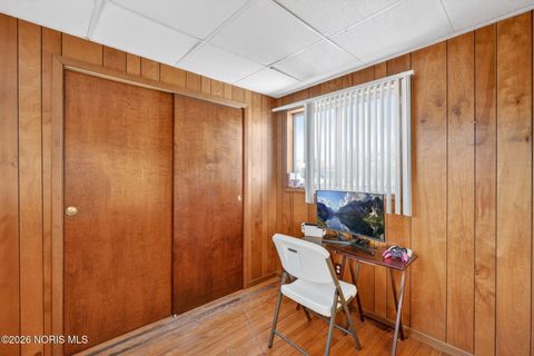 Tiny photo for 2352 108th Street, Toledo, OH 43611 (MLS # 10002902)