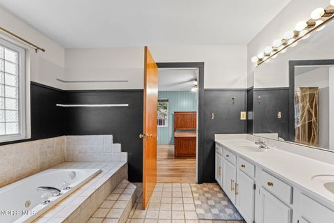 Tiny photo for 1463 Misty Oaks Drive, Findlay, OH 45840 (MLS # 10005830)