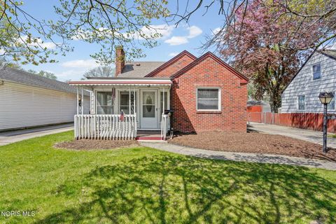 Photo of 4639 Harvest Lane, Toledo, OH 43623 (MLS # 10006870)