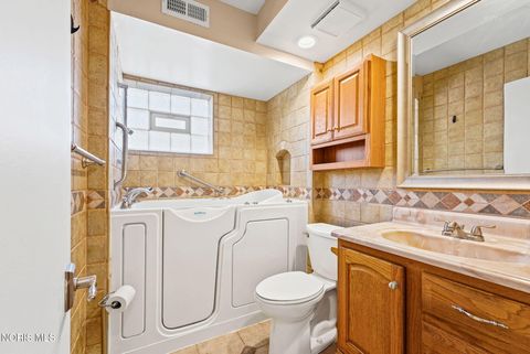 Tiny photo for 4639 Harvest Lane, Toledo, OH 43623 (MLS # 10006870)