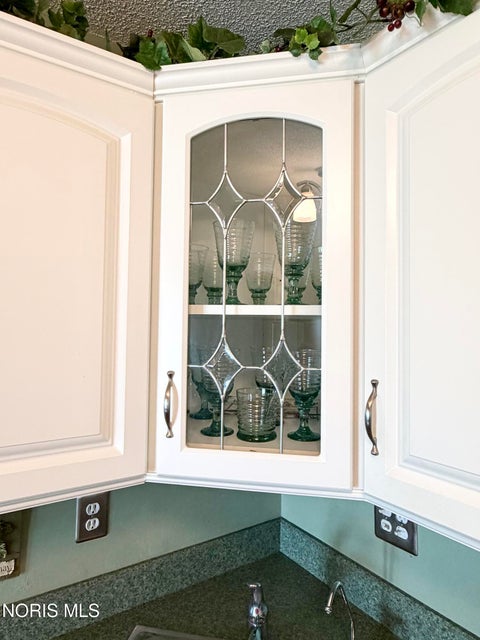 Tiny photo for 3752 Lakepointe Drive, Northwood, OH 43619 (MLS # 10010877)