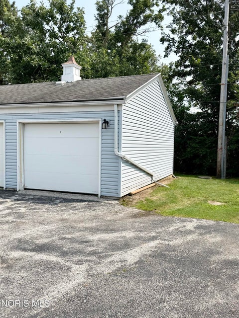 Tiny photo for 3752 Lakepointe Drive, Northwood, OH 43619 (MLS # 10010877)