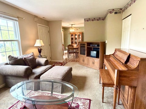 Tiny photo for 3752 Lakepointe Drive, Northwood, OH 43619 (MLS # 10010877)