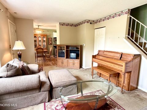 Tiny photo for 3752 Lakepointe Drive, Northwood, OH 43619 (MLS # 10010877)