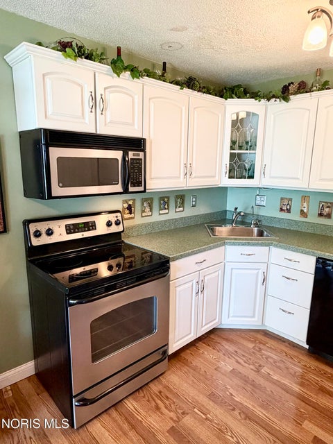 Tiny photo for 3752 Lakepointe Drive, Northwood, OH 43619 (MLS # 10010877)