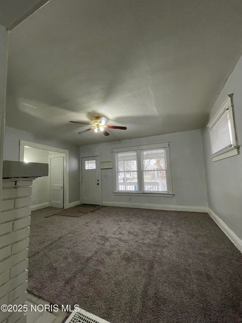 Tiny photo for 438 3rd Street, Toledo, OH 43605 (MLS # 10001787)