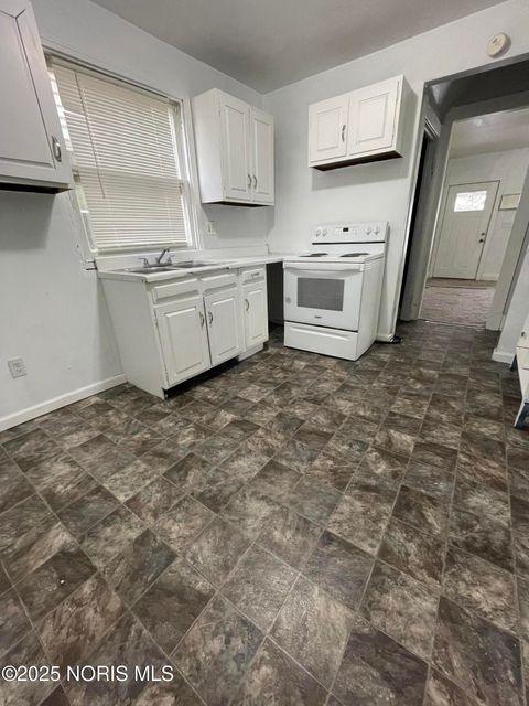 Tiny photo for 438 3rd Street, Toledo, OH 43605 (MLS # 10001787)