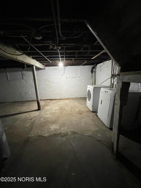 Tiny photo for 438 3rd Street, Toledo, OH 43605 (MLS # 10001787)