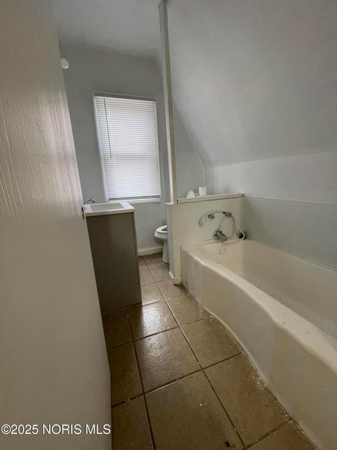 Tiny photo for 438 3rd Street, Toledo, OH 43605 (MLS # 10001787)