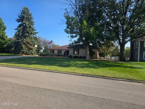 Photo of 1101 Muirfield Drive, Findlay, OH 45840 (MLS # 10013007)