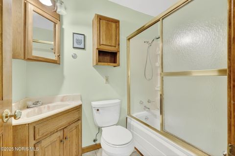 Tiny photo for 1826 Newport Avenue, Toledo, OH 43613 (MLS # 10001369)