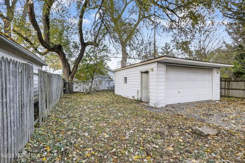 Tiny photo for 1826 Newport Avenue, Toledo, OH 43613 (MLS # 10001369)