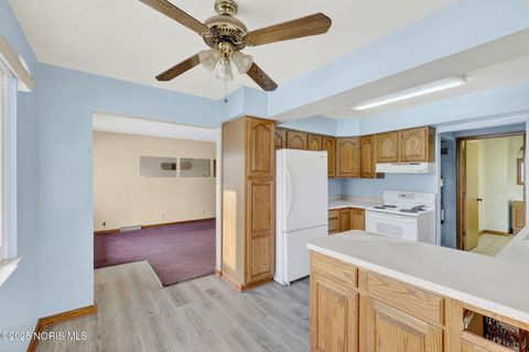 Tiny photo for 1826 Newport Avenue, Toledo, OH 43613 (MLS # 10001369)