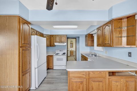 Tiny photo for 1826 Newport Avenue, Toledo, OH 43613 (MLS # 10001369)