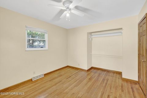 Tiny photo for 1826 Newport Avenue, Toledo, OH 43613 (MLS # 10001369)