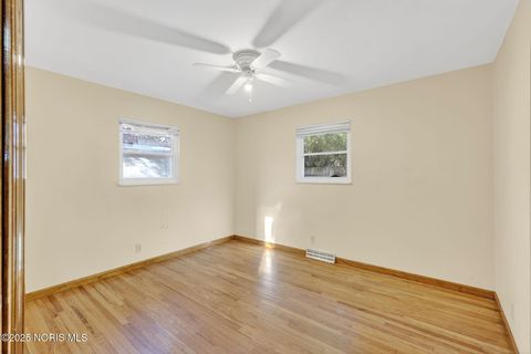Tiny photo for 1826 Newport Avenue, Toledo, OH 43613 (MLS # 10001369)