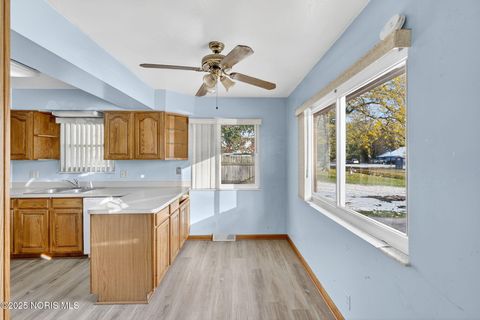 Tiny photo for 1826 Newport Avenue, Toledo, OH 43613 (MLS # 10001369)