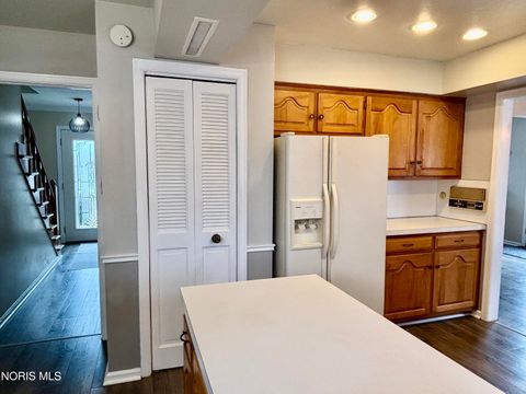 Tiny photo for 240 Ponderosa Drive, Oregon, OH 43616 (MLS # 10004416)