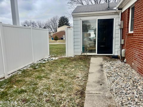 Tiny photo for 240 Ponderosa Drive, Oregon, OH 43616 (MLS # 10004416)