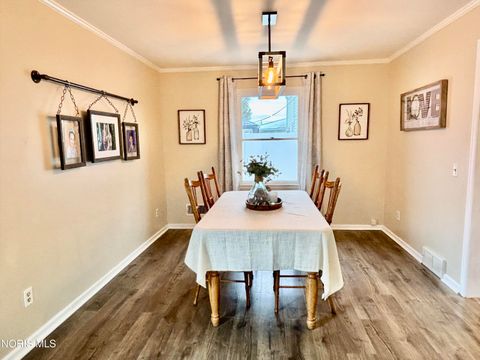 Tiny photo for 240 Ponderosa Drive, Oregon, OH 43616 (MLS # 10004416)