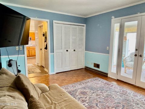 Tiny photo for 240 Ponderosa Drive, Oregon, OH 43616 (MLS # 10004416)