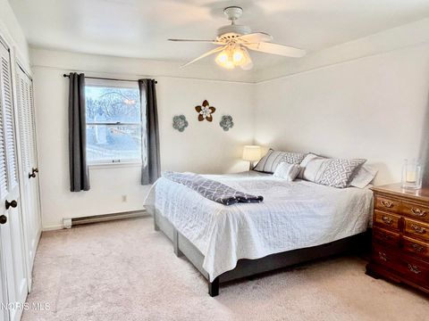 Tiny photo for 240 Ponderosa Drive, Oregon, OH 43616 (MLS # 10004416)