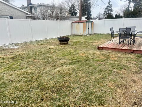 Tiny photo for 240 Ponderosa Drive, Oregon, OH 43616 (MLS # 10004416)