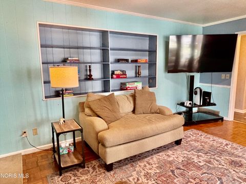 Tiny photo for 240 Ponderosa Drive, Oregon, OH 43616 (MLS # 10004416)