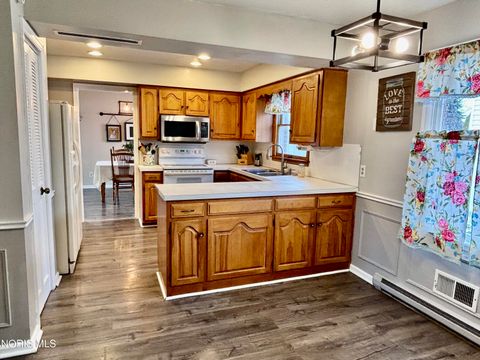 Tiny photo for 240 Ponderosa Drive, Oregon, OH 43616 (MLS # 10004416)