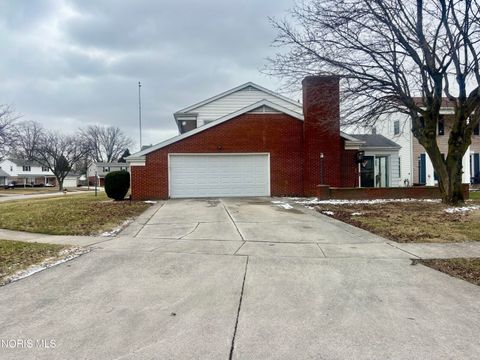 Tiny photo for 240 Ponderosa Drive, Oregon, OH 43616 (MLS # 10004416)