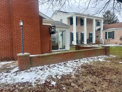 Tiny photo for 240 Ponderosa Drive, Oregon, OH 43616 (MLS # 10004416)