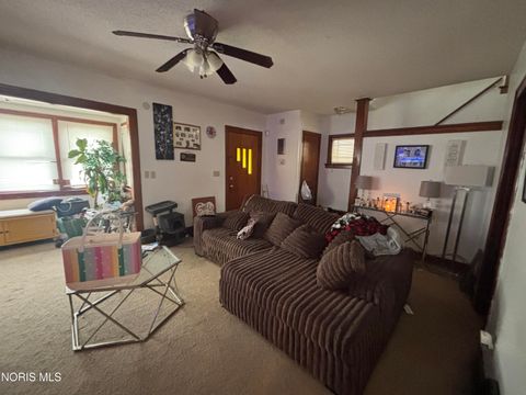 Tiny photo for 457 W Manhattan Boulevard, Toledo, OH 43608 (MLS # 10005321)