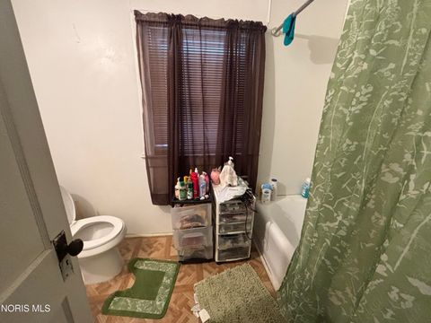 Tiny photo for 457 W Manhattan Boulevard, Toledo, OH 43608 (MLS # 10005321)