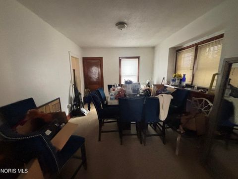 Tiny photo for 457 W Manhattan Boulevard, Toledo, OH 43608 (MLS # 10005321)