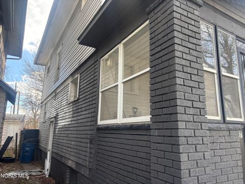 Tiny photo for 457 W Manhattan Boulevard, Toledo, OH 43608 (MLS # 10005321)