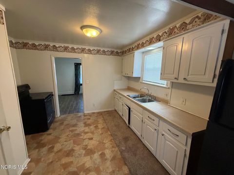 Tiny photo for 568 Dover Place, Toledo, OH 43605 (MLS # 10009269)