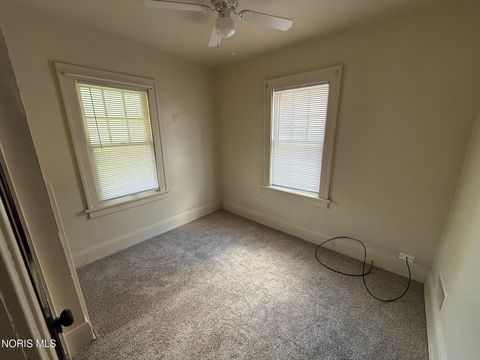 Tiny photo for 568 Dover Place, Toledo, OH 43605 (MLS # 10009269)