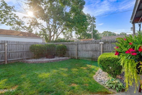 Tiny photo for 1008 Cady Street, Maumee, OH 43537 (MLS # 10010828)